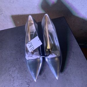 Zara kitten heel silver/metallic/holographic women’s shoes size 8